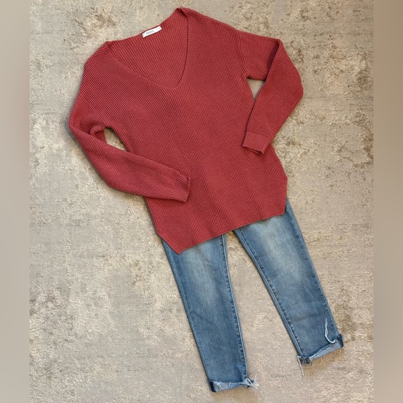 Closet Refresh - 6 Piece Multi-Brand Bundle - Mixed Size Clothing Lot Capsule - Picture 15 of 16